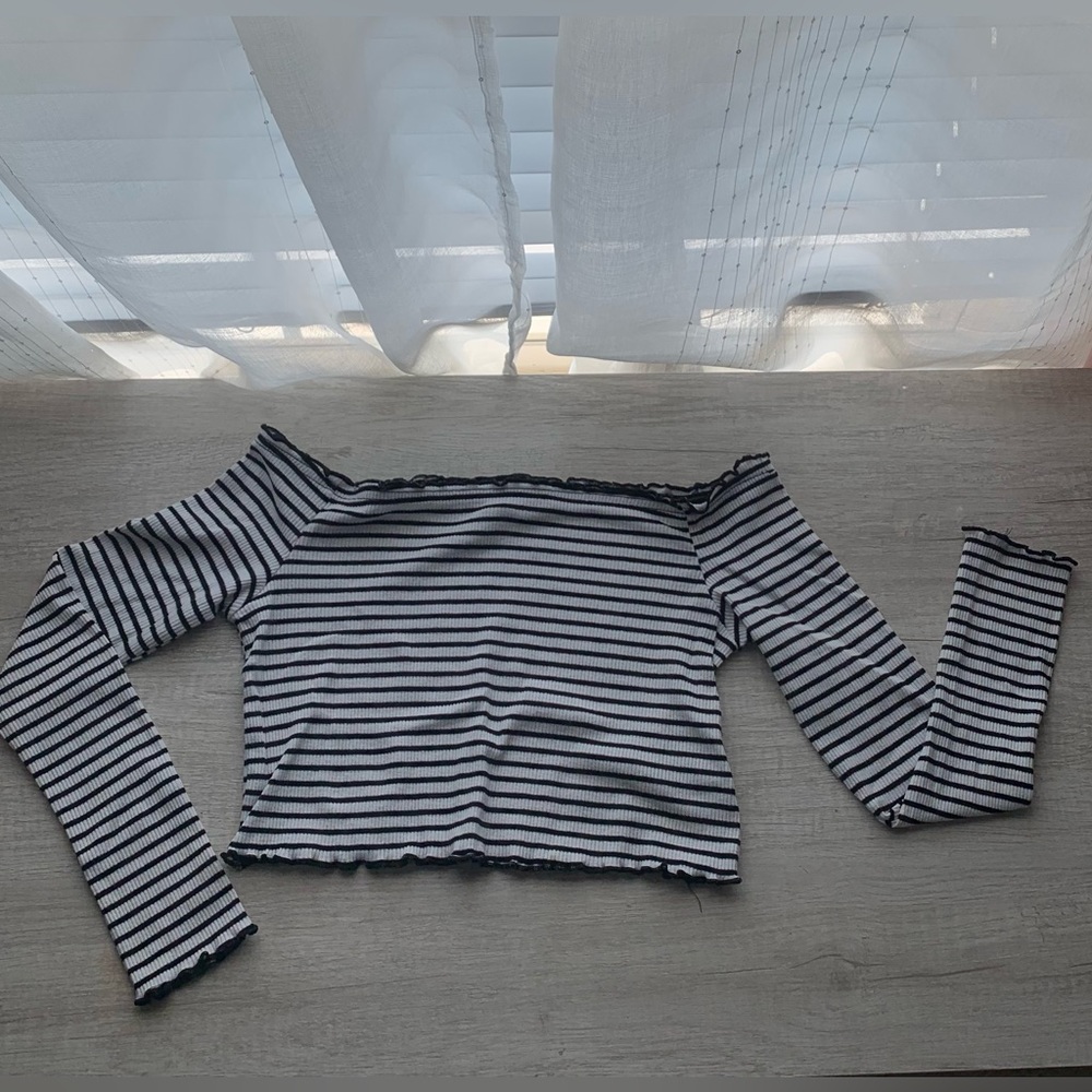 H&M off the shoulder crop top